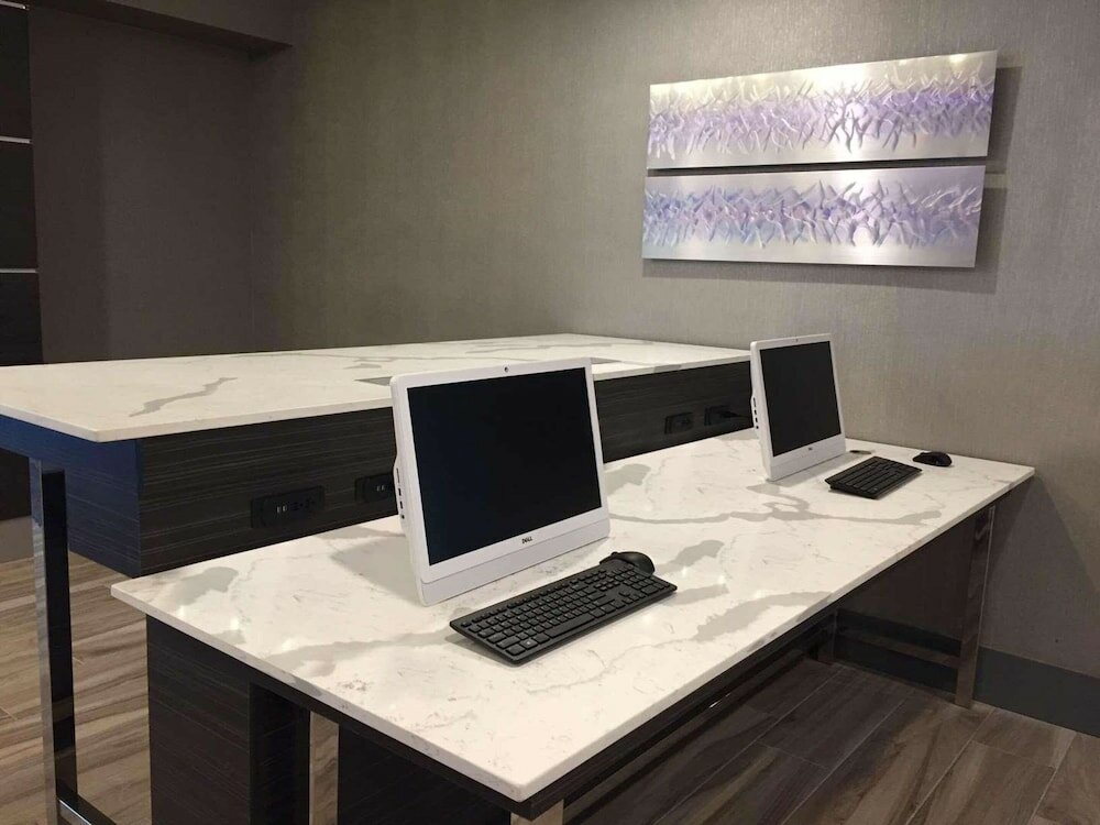 Фото Radisson Hotel Oakland Airport