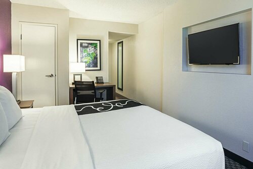 Гостиница La Quinta Inn & Suites by Wyndham Rancho Cordova Sacramento в Ранчо Кордове