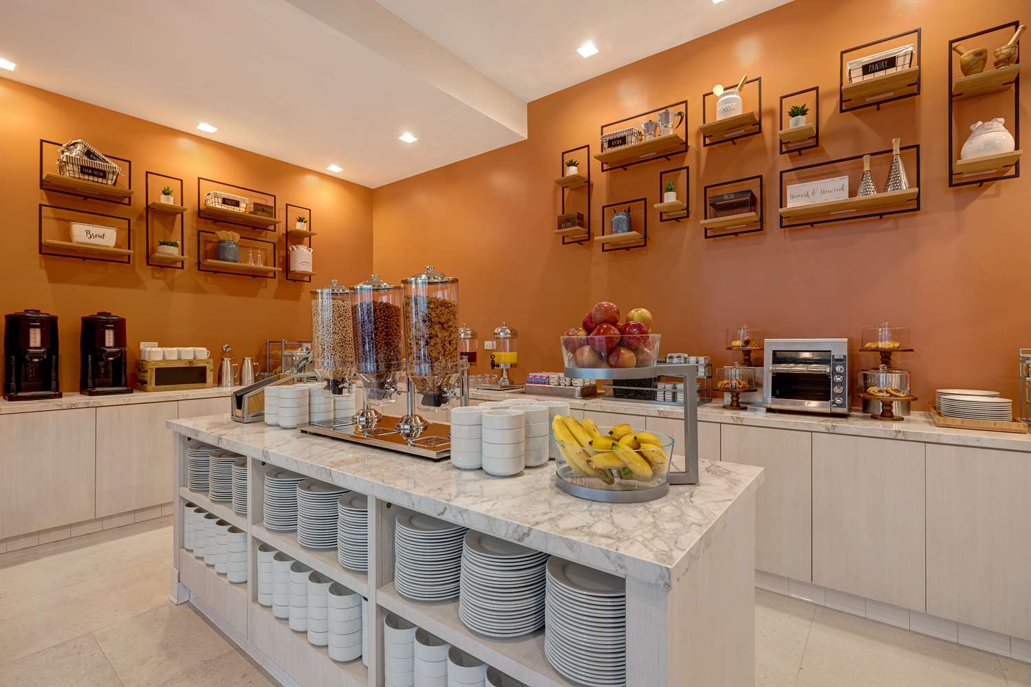 Фото Hilton Garden Inn Anaheim Resort