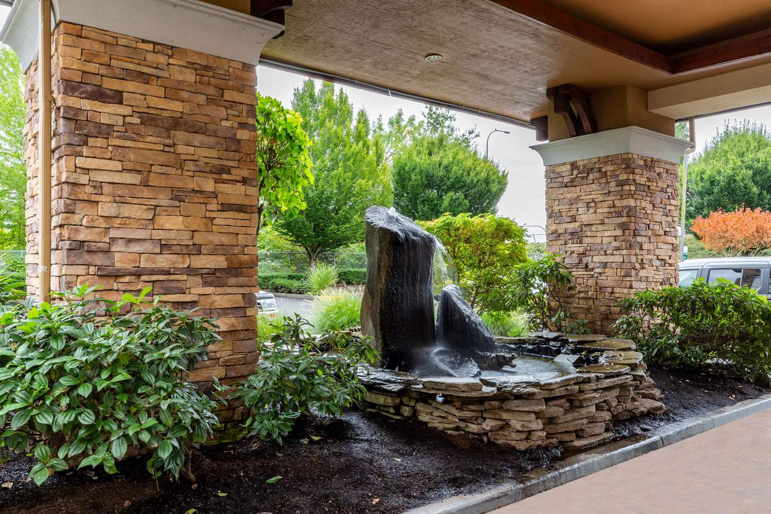 Фото La Quinta Inn & Suites by Wyndham Vancouver