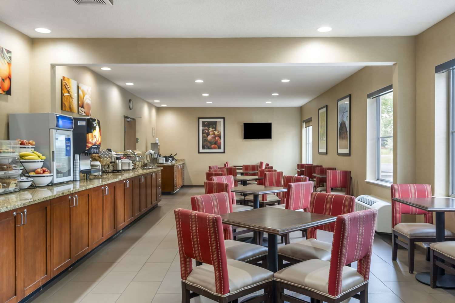 Фото Comfort Inn North/Polaris