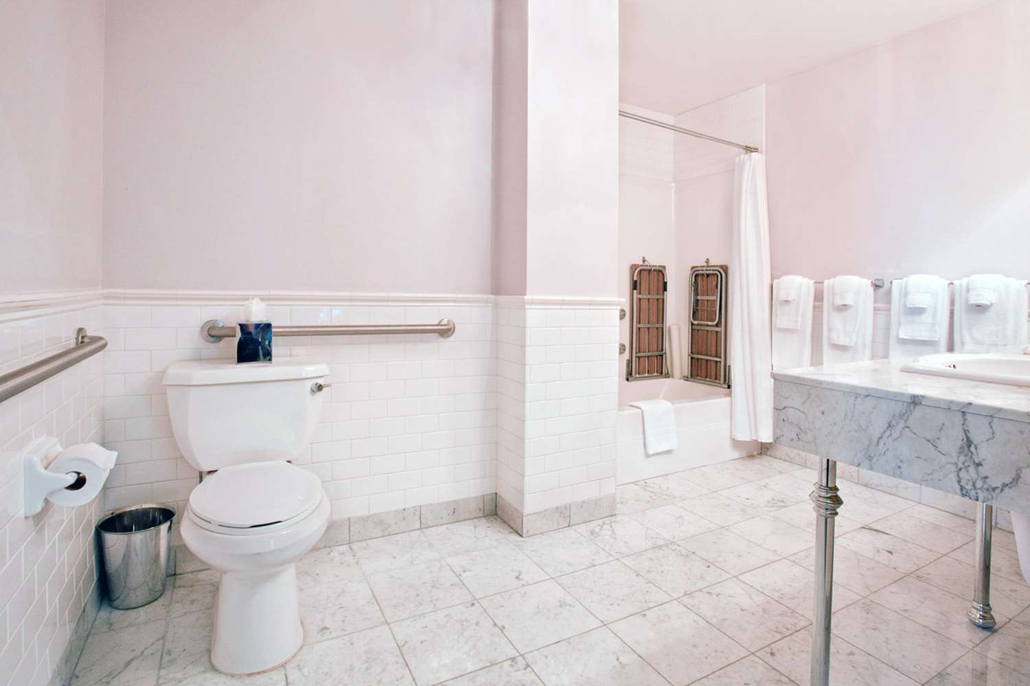 Фото Hotel deLuxe