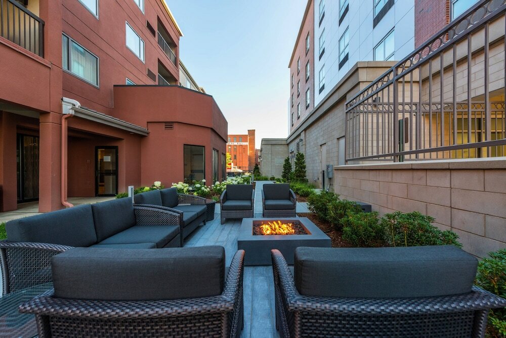 Фото Courtyard by Marriott Worcester
