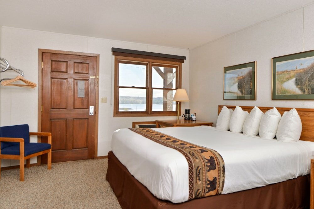 Фото Arrowwood Resort at Cedar Shore