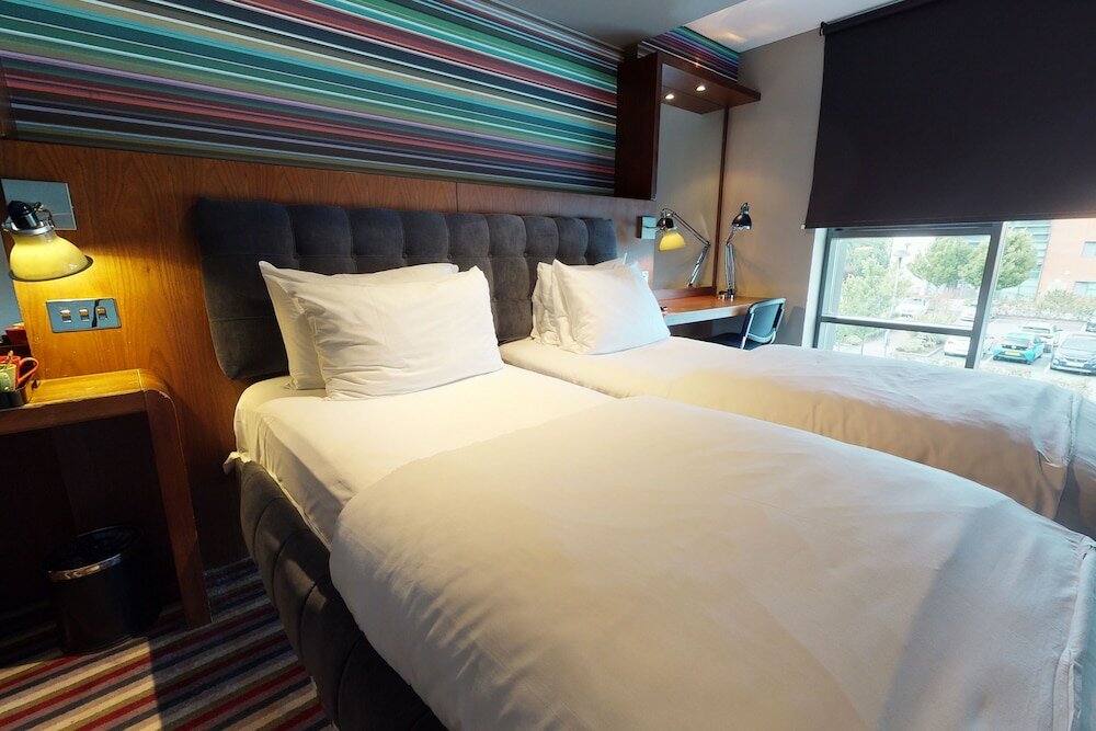 Фото Village Hotel Leeds South