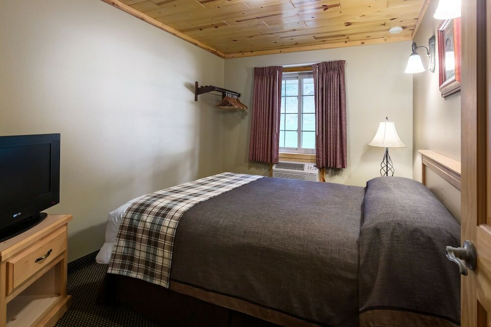 Фото Rock Crest Lodge And Cabins