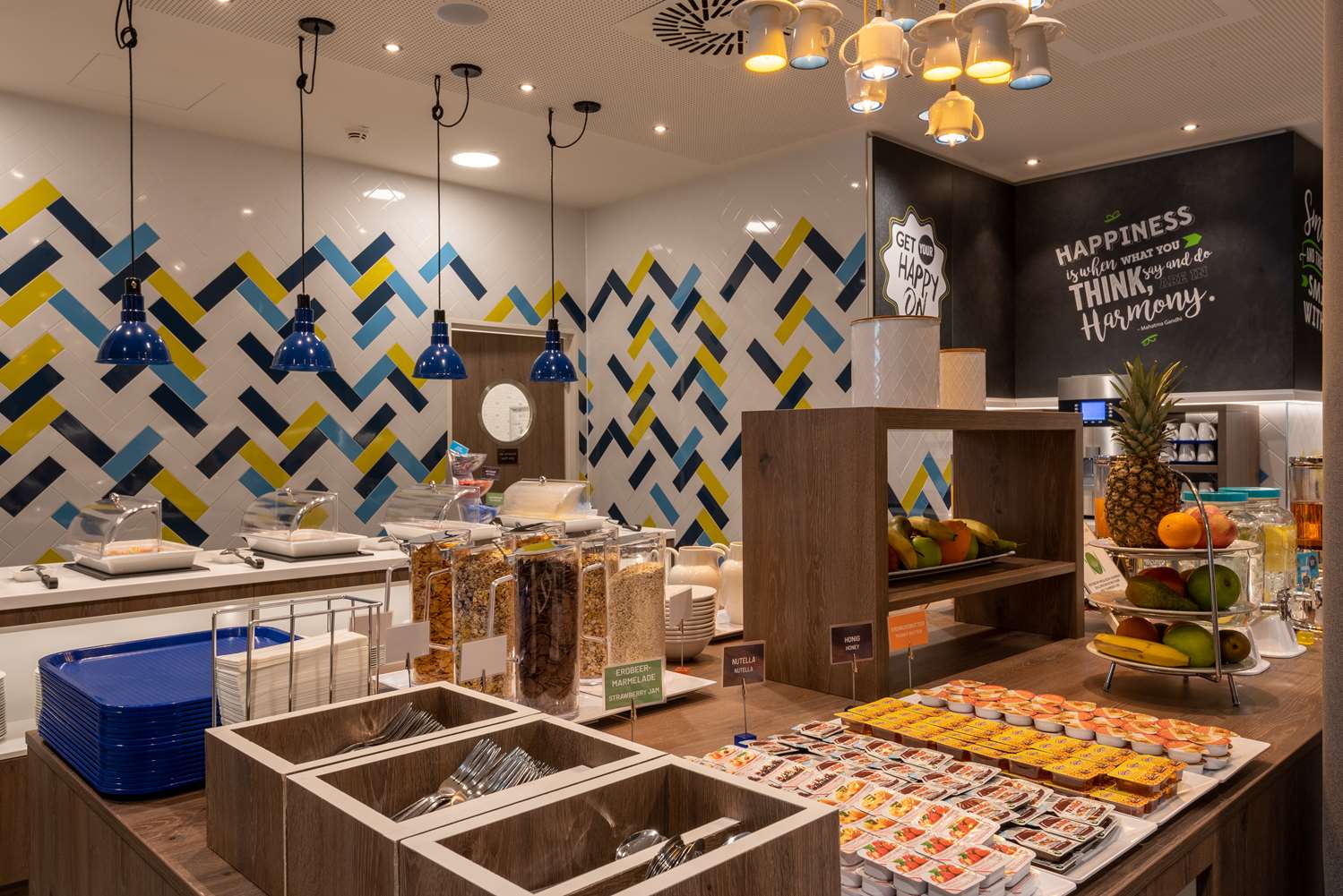 Фото Hampton by Hilton Düsseldorf City Centre