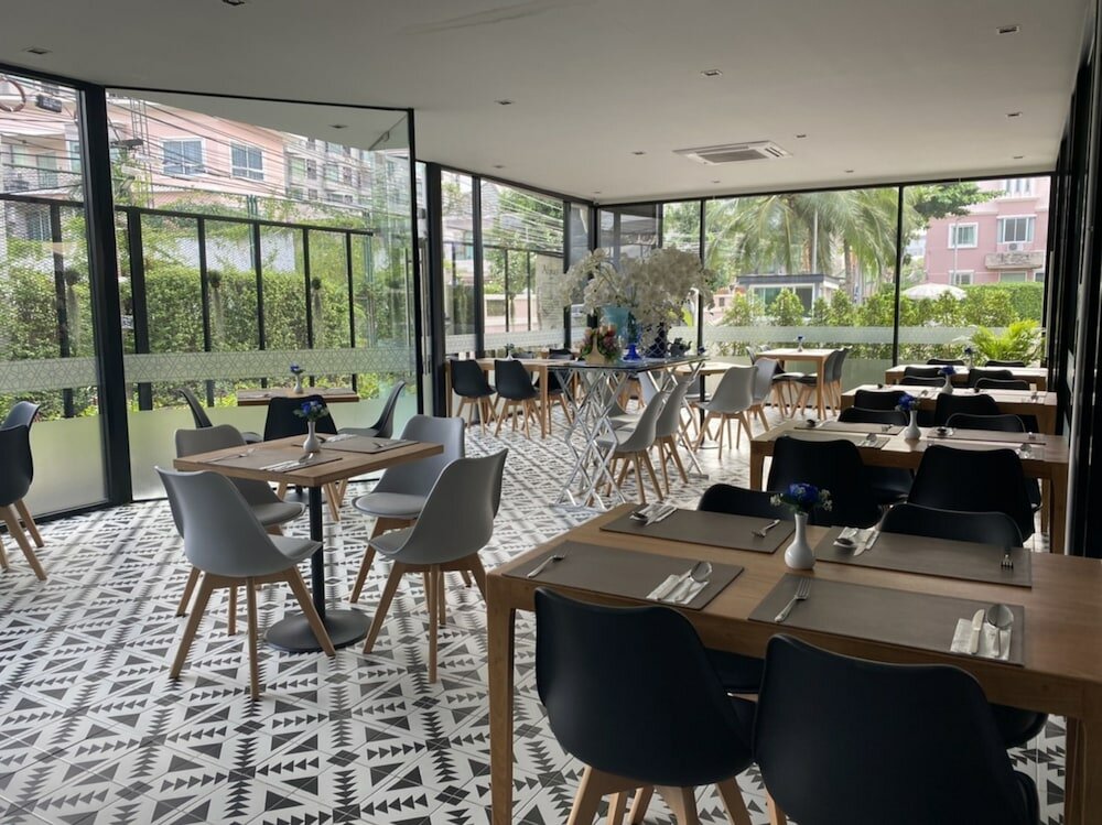 Фото Almas Hotel Bangkok