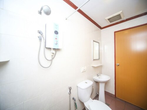 Гостиница Oyo 1027 Hotel London в Сандакане