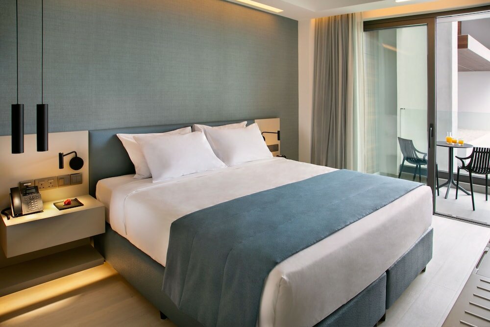 Фото Mercure Larnaca Beach Resort