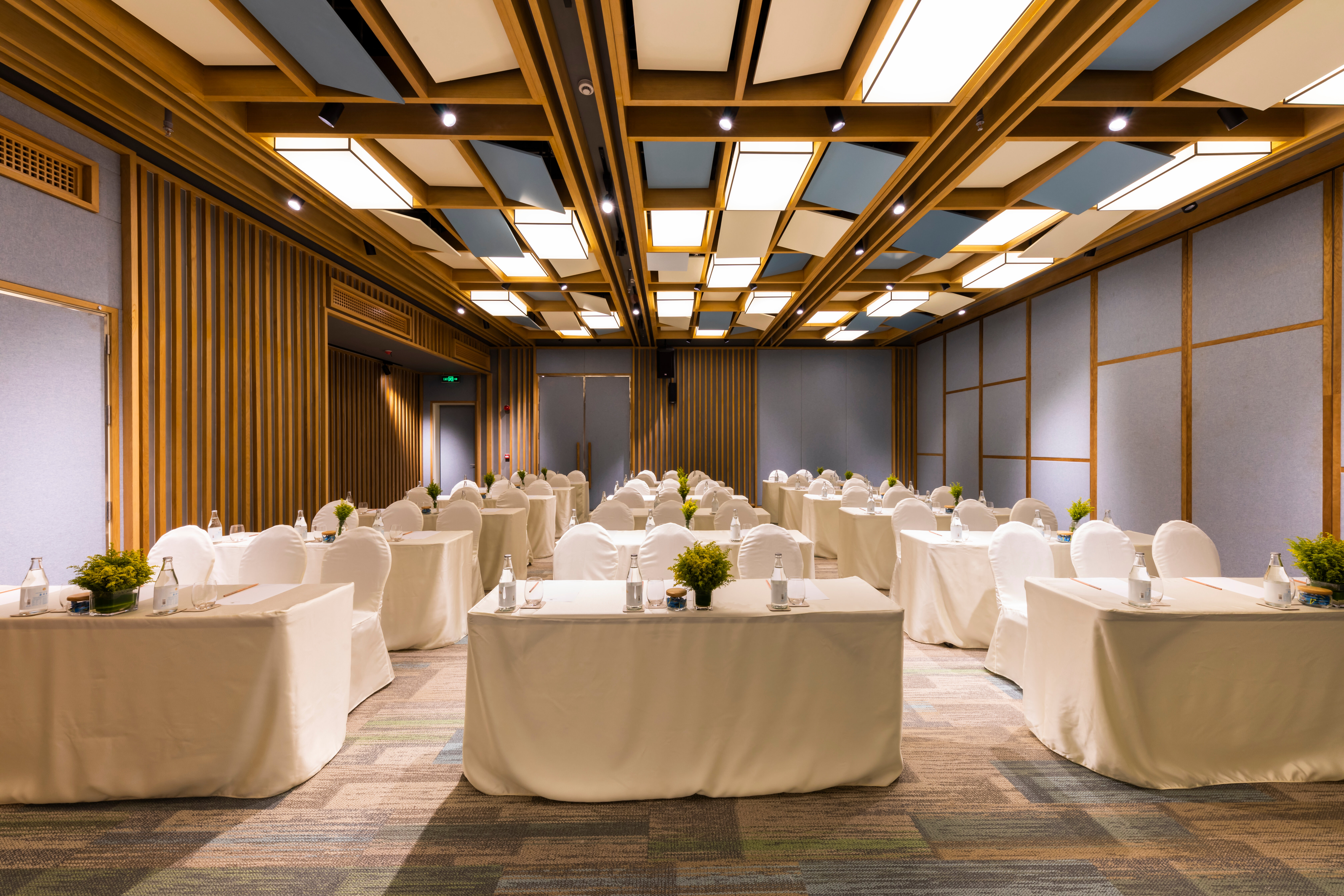 Фото Fusion Suites Vung Tau