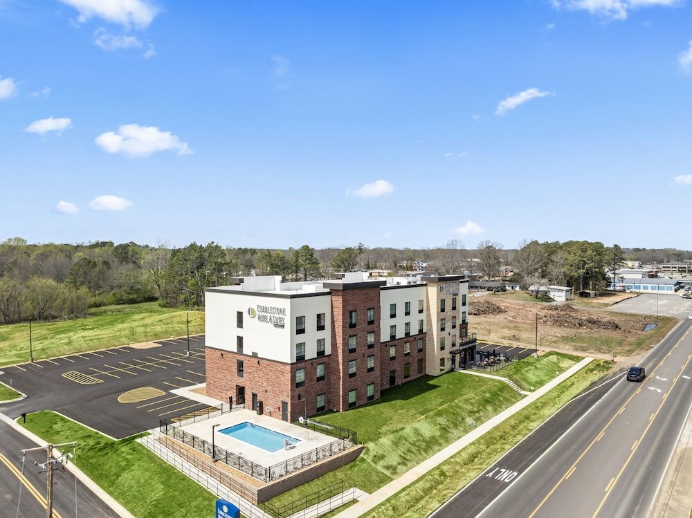 Фото Cobblestone Hotel & Suites - Cullman