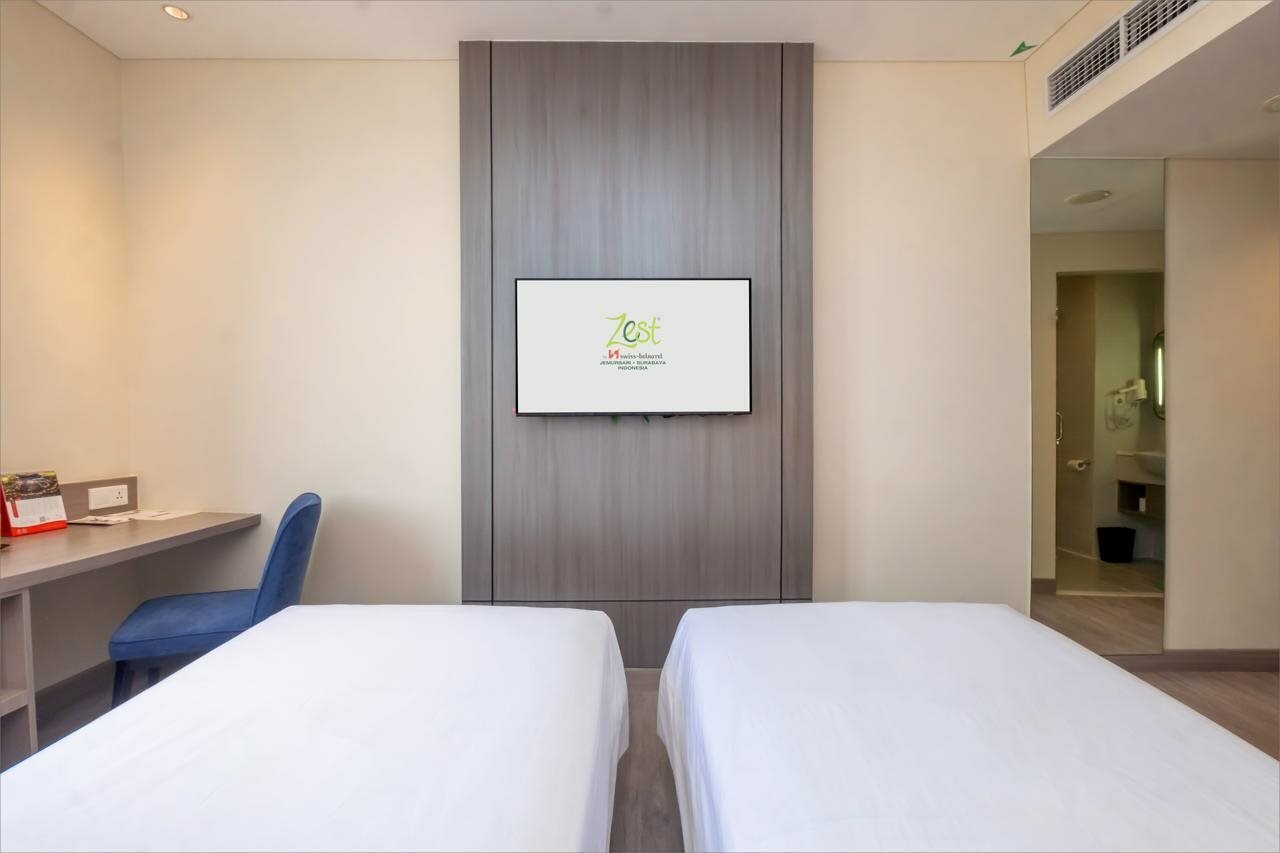 Фото Zest Jemursari by Swiss-Belhotel International