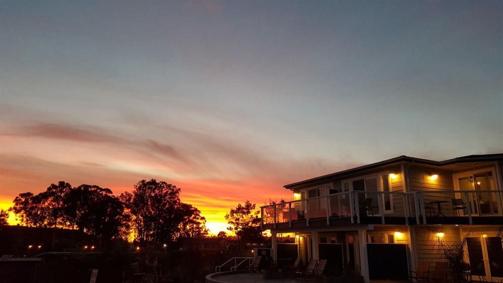 Фото Beach Street Inn and Suites