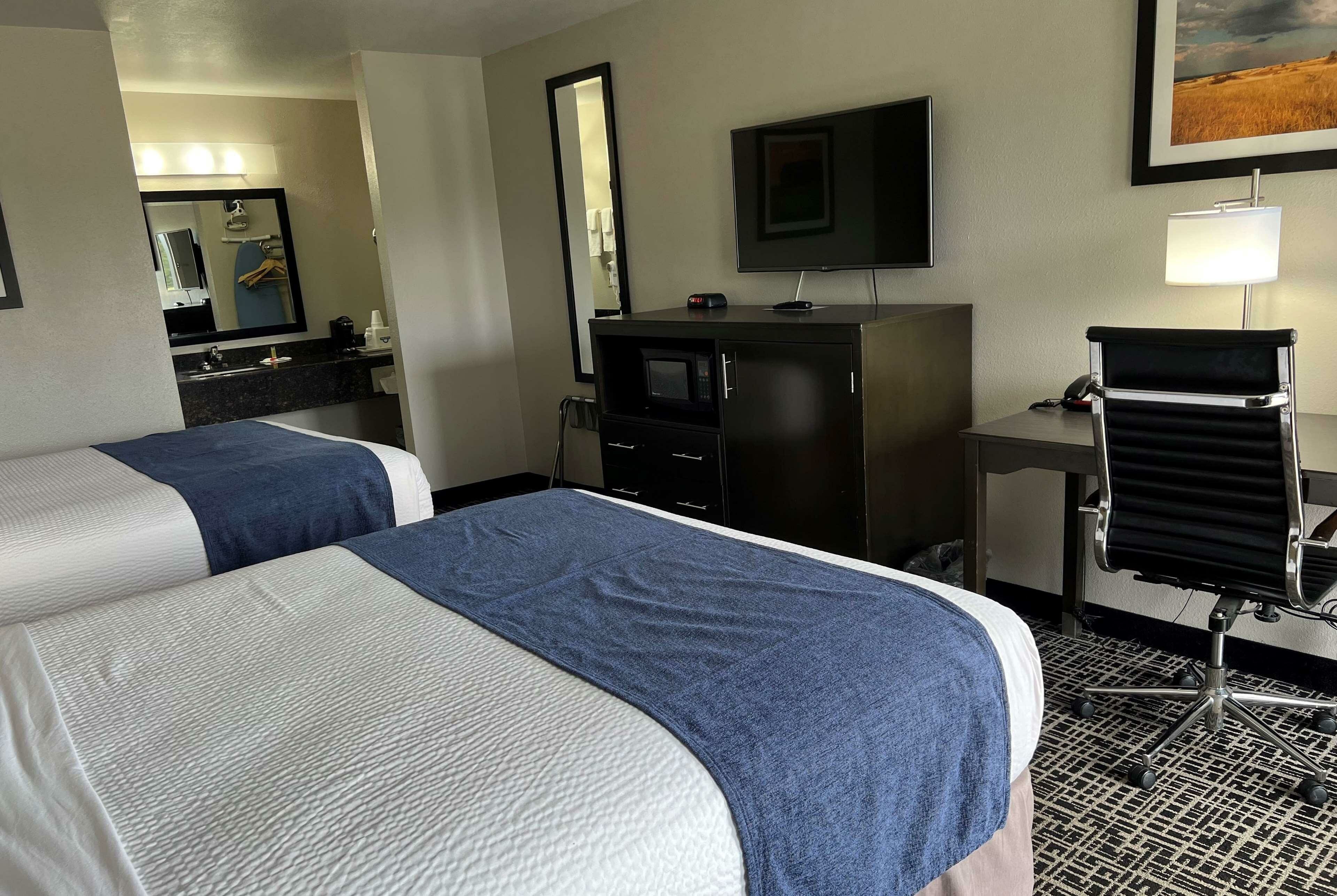 Фото Days Inn by Wyndham Grove