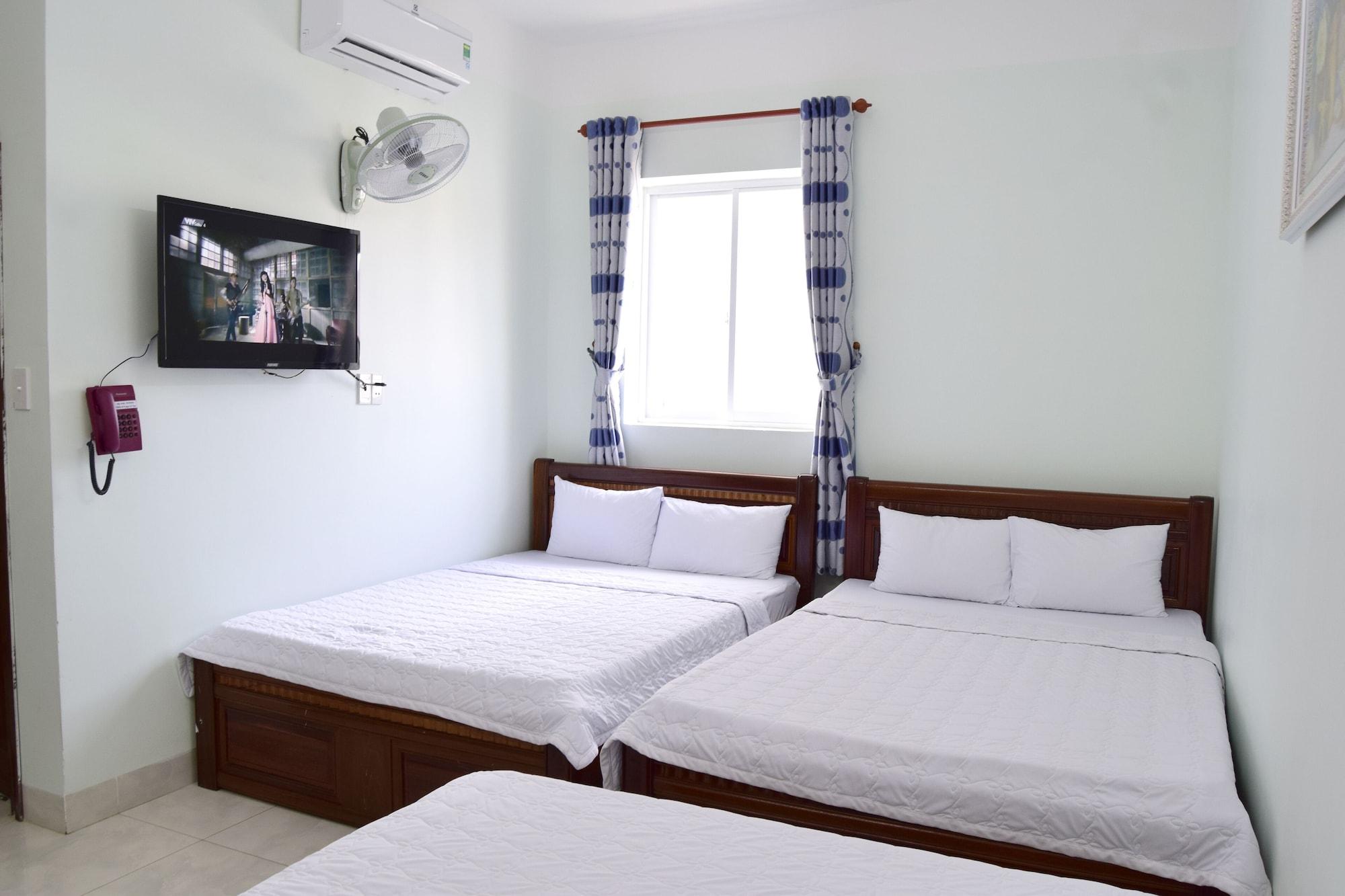 Фото Khach San Huong Giang