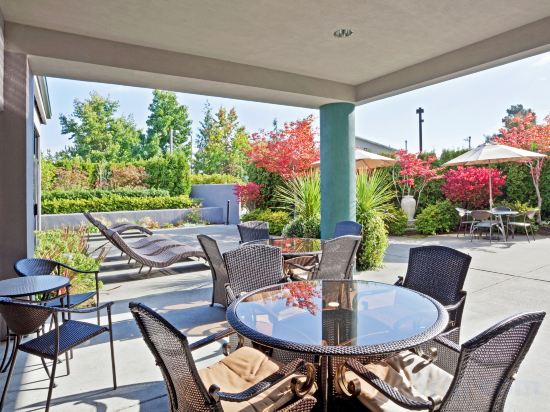 Фото Holiday Inn Express Bellingham, an Ihg Hotel