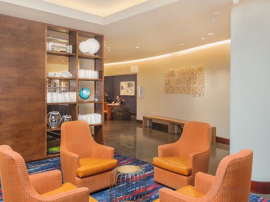 Фото Holiday Inn Express and Suites Fisherman's Wharf, an Ihg Hotel