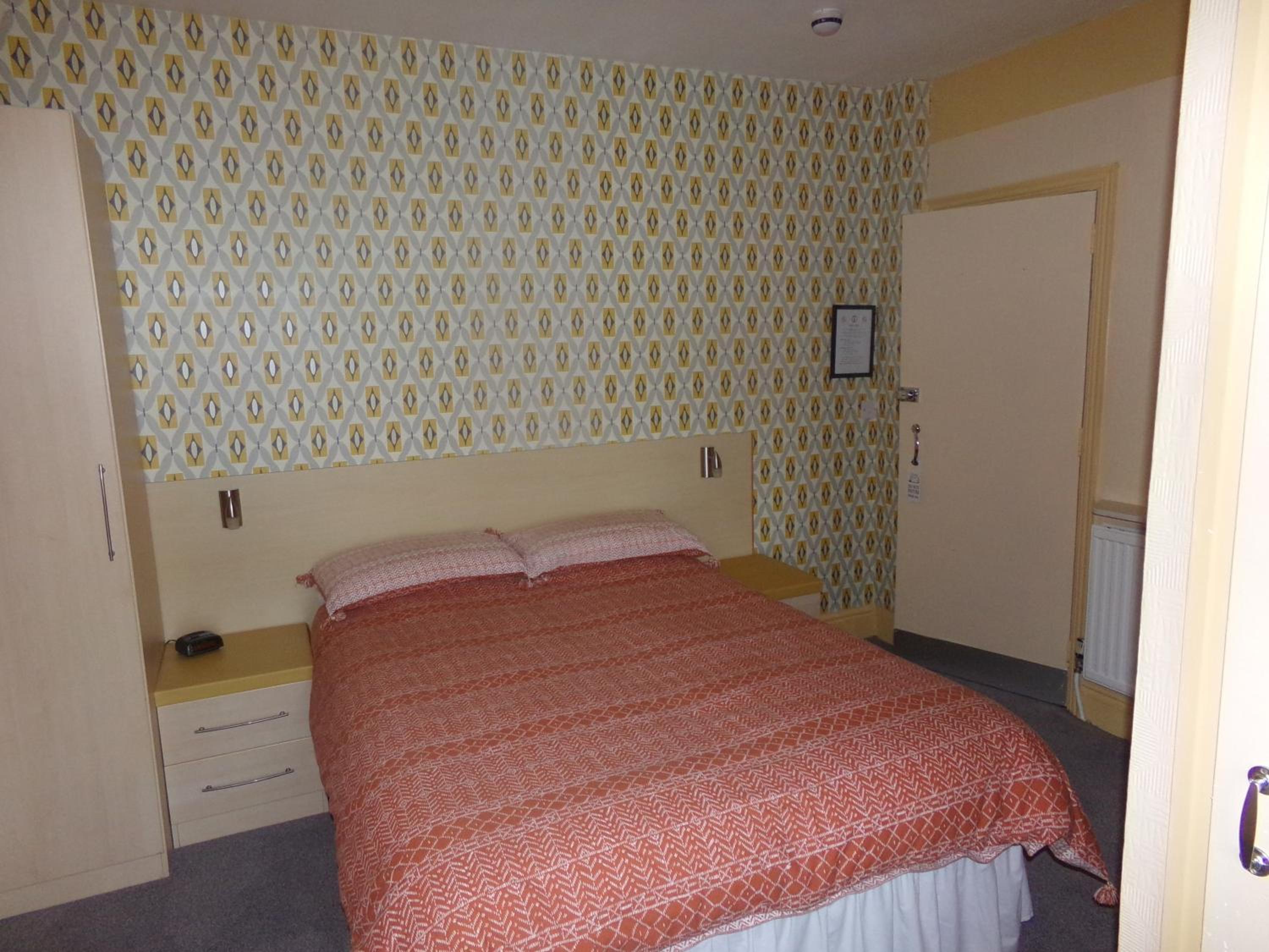 Фото St Annes Hotel