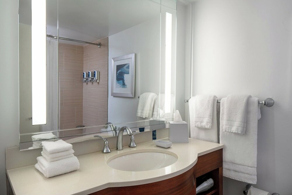 Фото Four Points by Sheraton Suites Tampa Airport Westshore