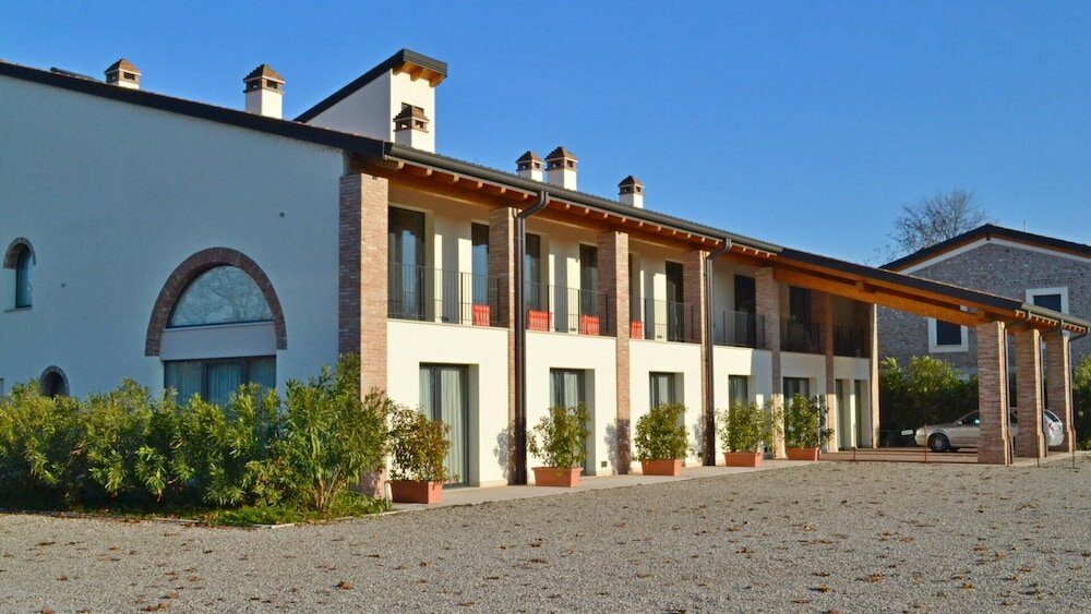 Фото Corte della Rocca Bassa