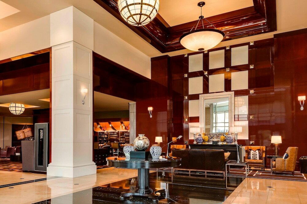 Фото Sheraton Overland Park Hotel at the Convention Center
