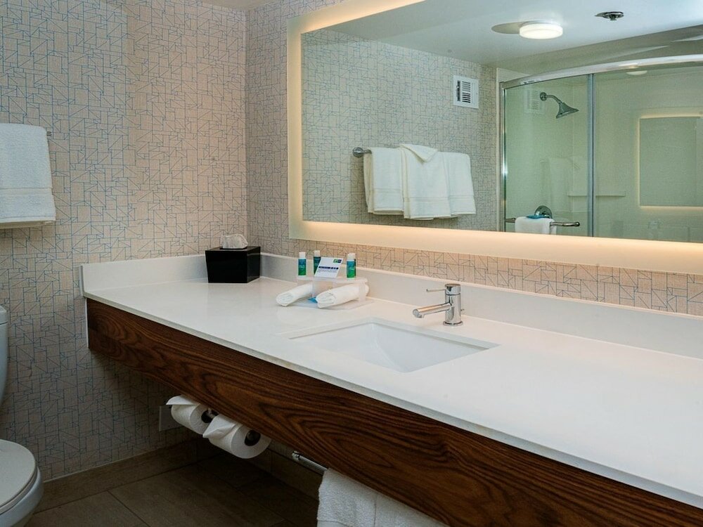 Фото Holiday Inn Express Fullerton - Anaheim, an Ihg Hotel