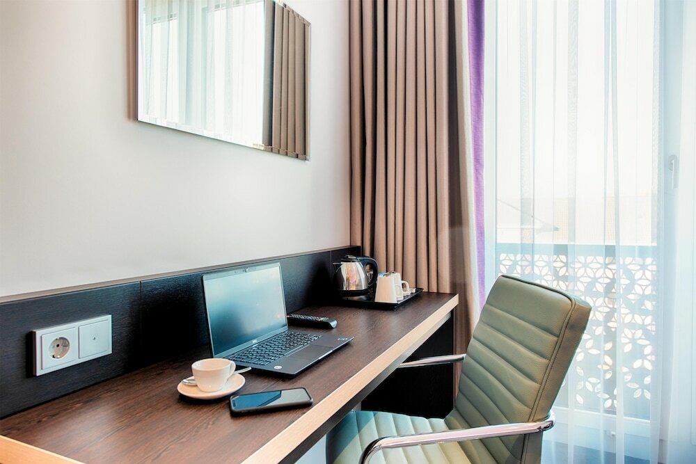 Фото Premier Inn Wuppertal City Centre Hotel