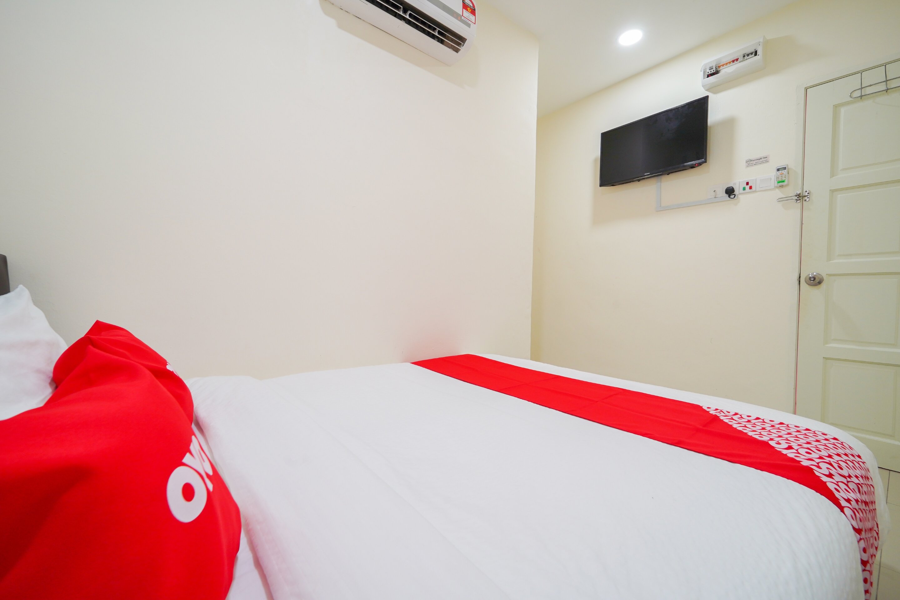 Фото Oyo 764 Hotel Famous Inn