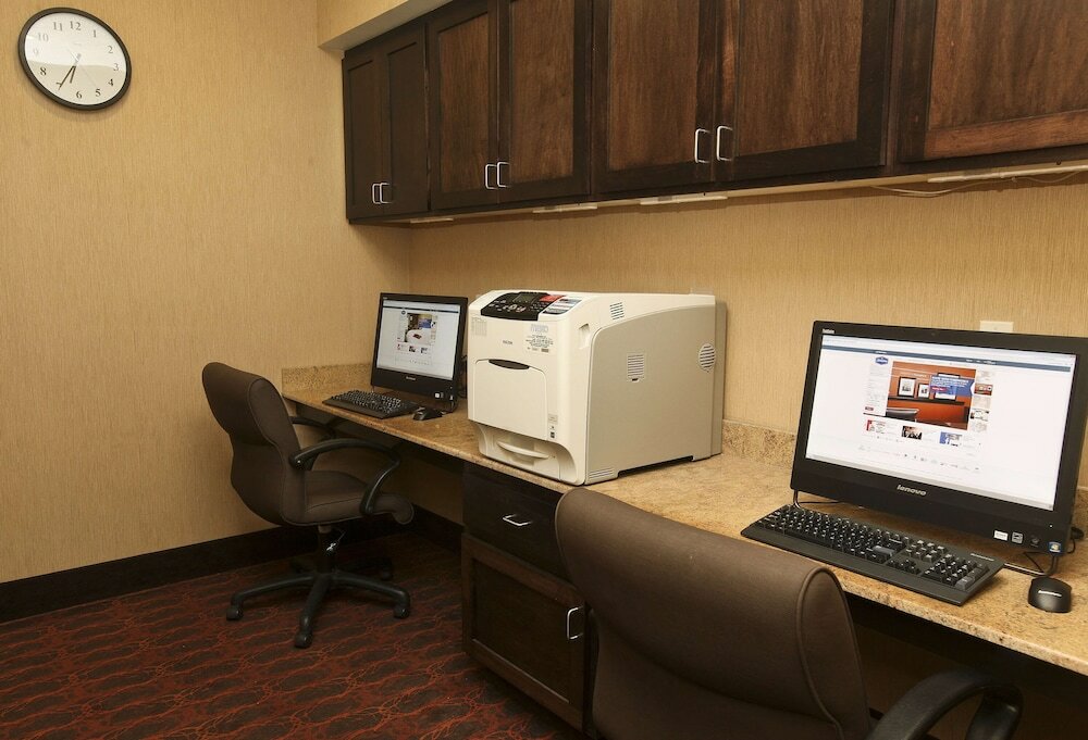 Фото Hampton Inn & Suites by Hilton Fargo Medical Center