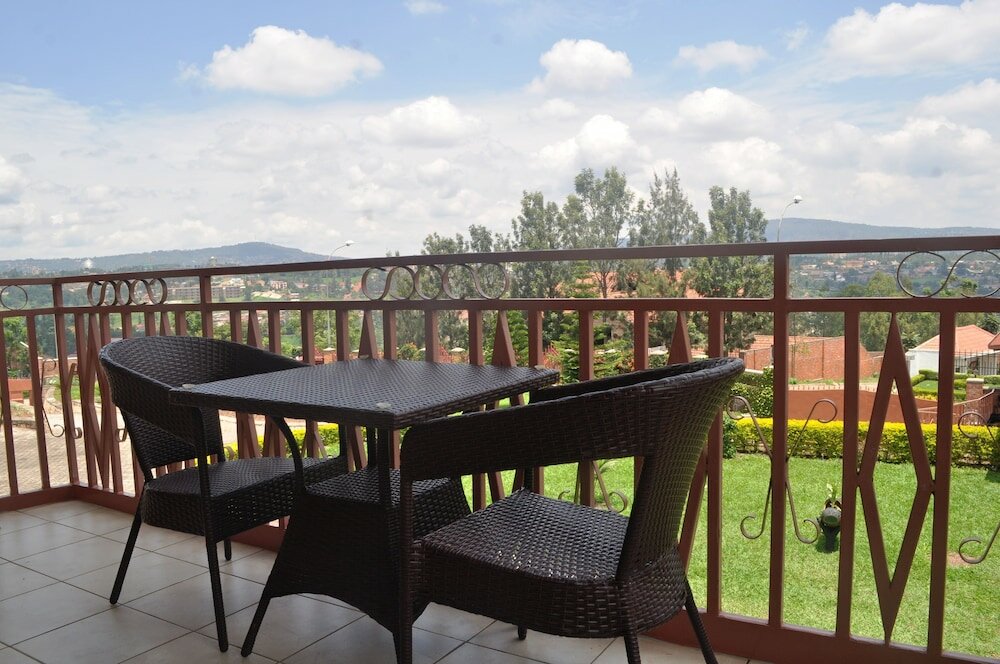 Фото Quiet Haven Hotel