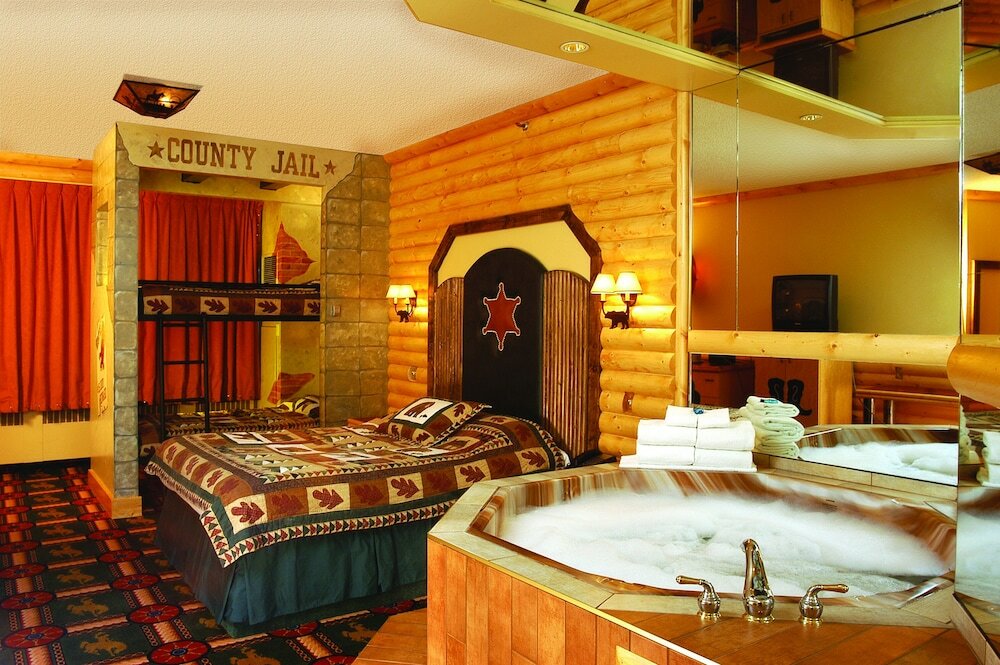 Фото Fantasyland Hotel