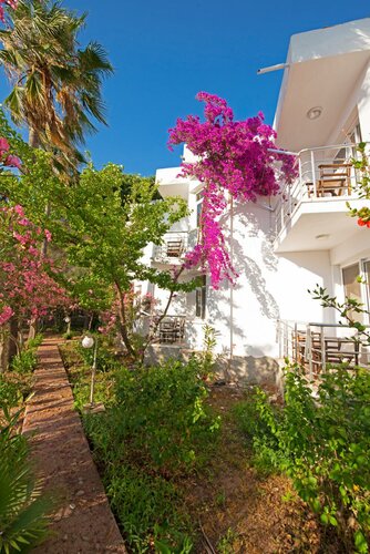 Гостиница Chillos Beach Hotel & Lounge в Орхание