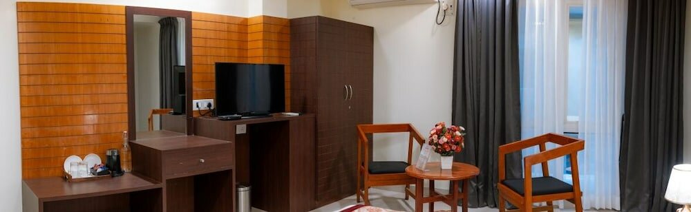 Фото Hotel Hilltop International
