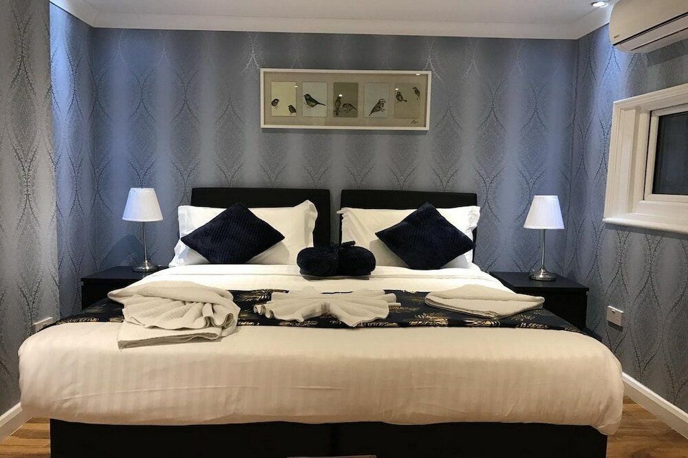 Фото Whiteleaf Hotel