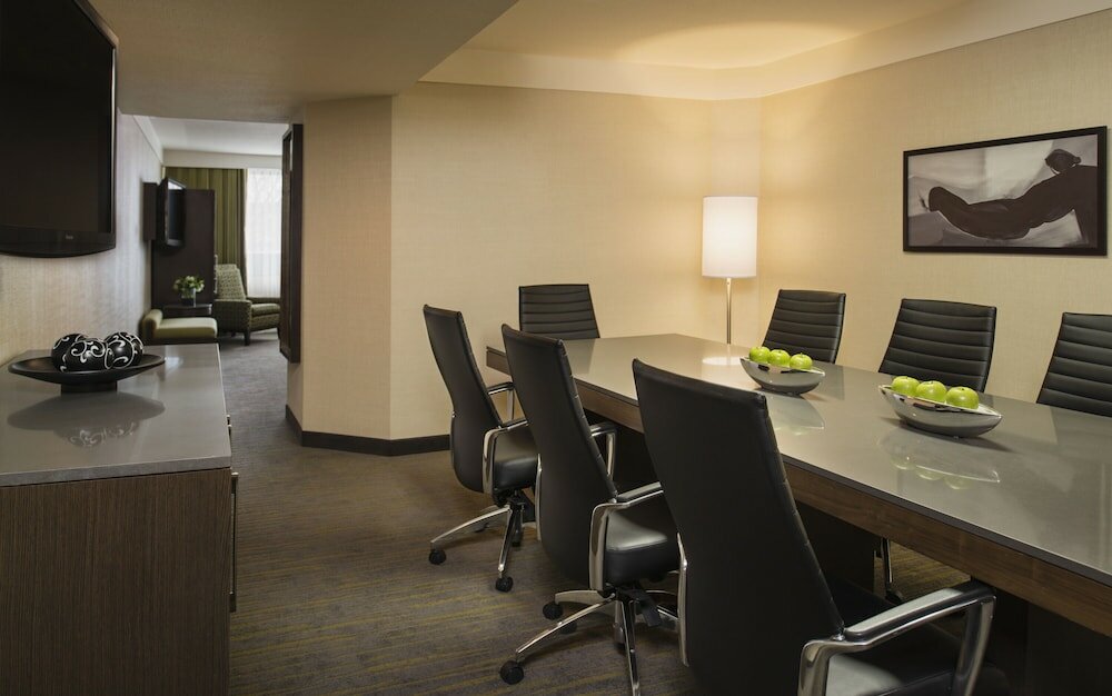 Фото Saskatoon Inn & Conference Centre