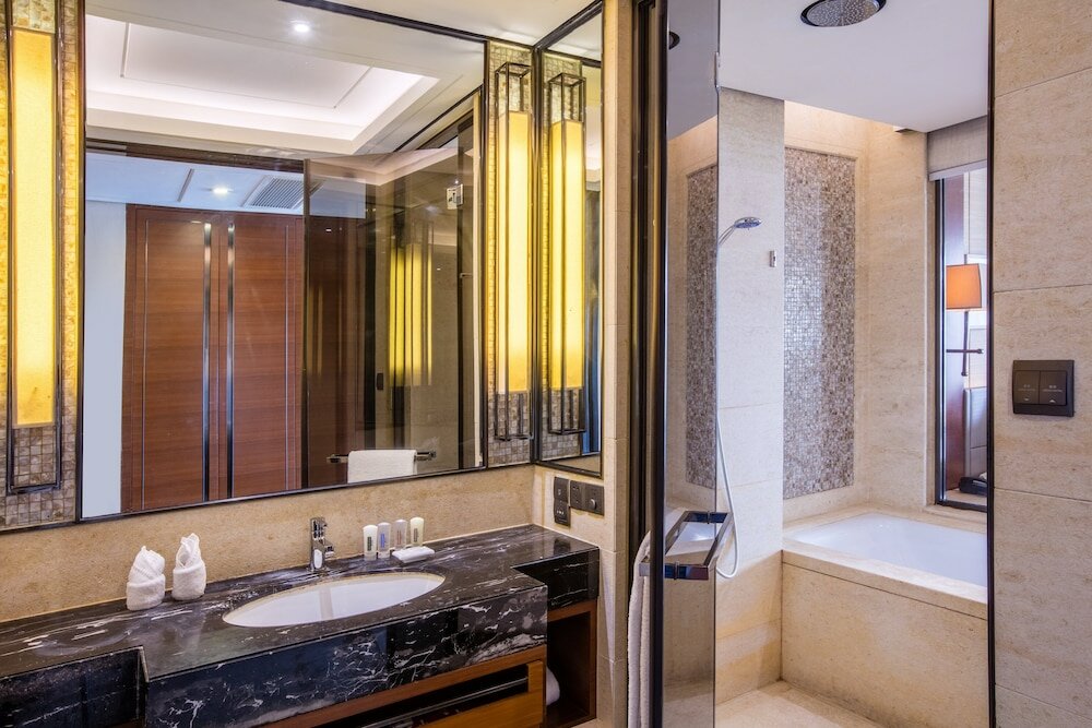 Фото Crowne Plaza Sanya City Center, an Ihg Hotel