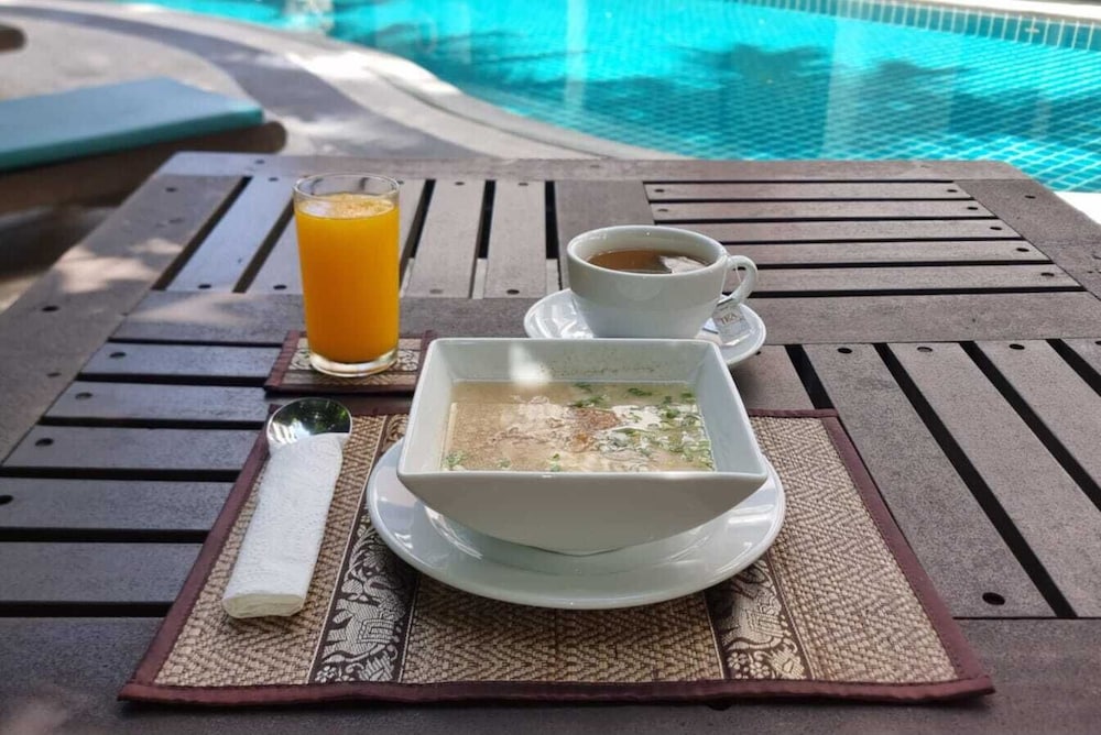 Фото Ratana Hill Patong