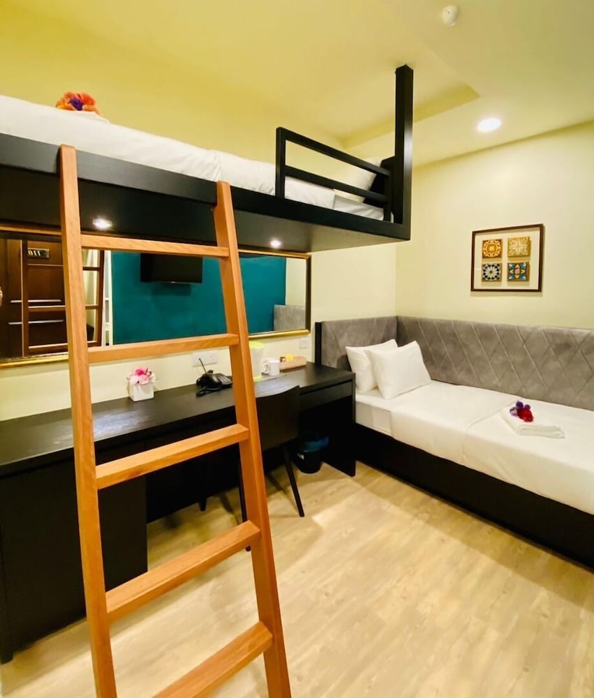 Фото Bishop Hotel