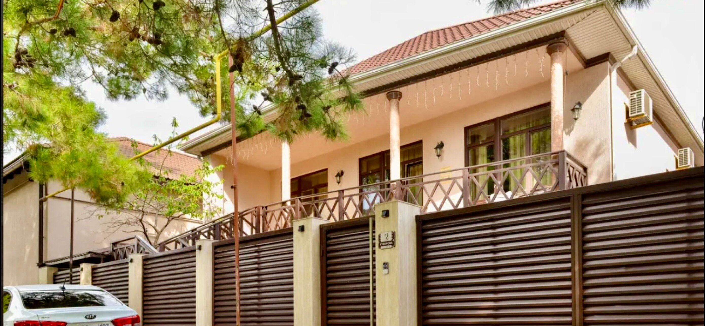 Фото отеля 2