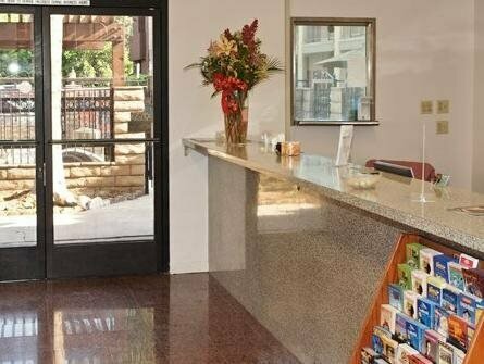 Гостиница Days Inn by Wyndham West Covina в Глендоре