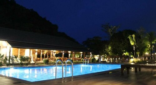 Koh Ngai Paradise Beach Resort