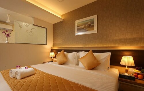 Гостиница Flora Charishma Residency Aluva в Керале