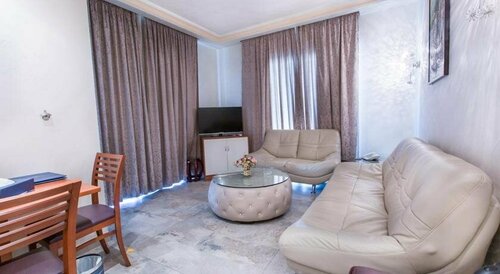Гостиница Princessa Hotel в Джунии