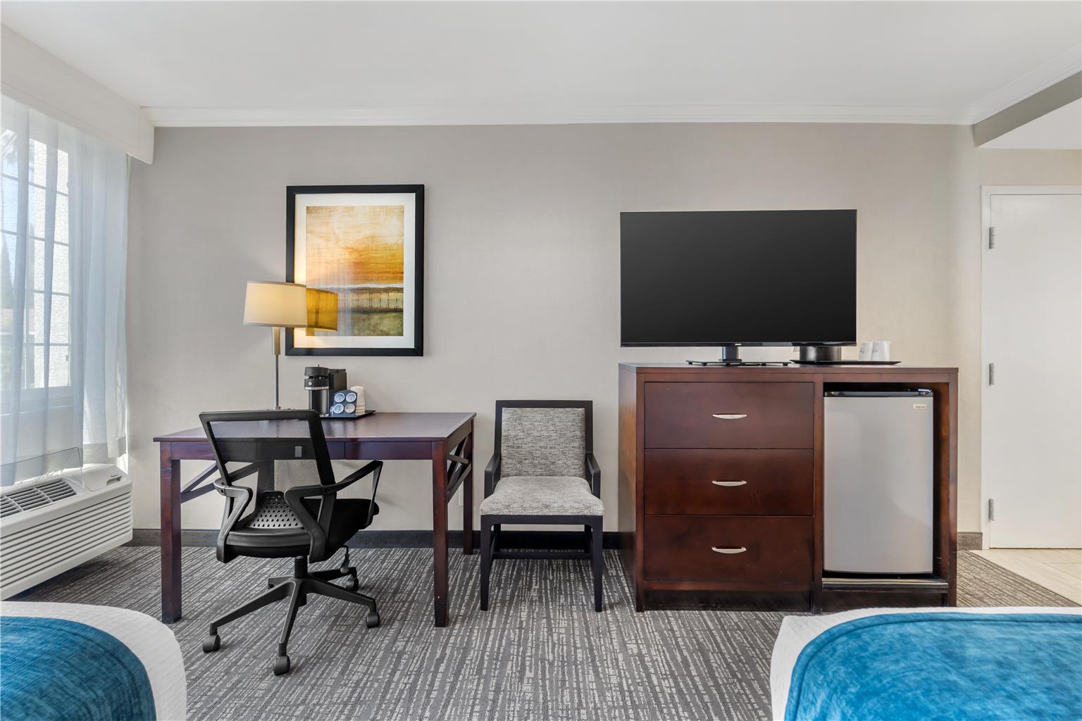 Фото Best Western Plus Carriage Inn