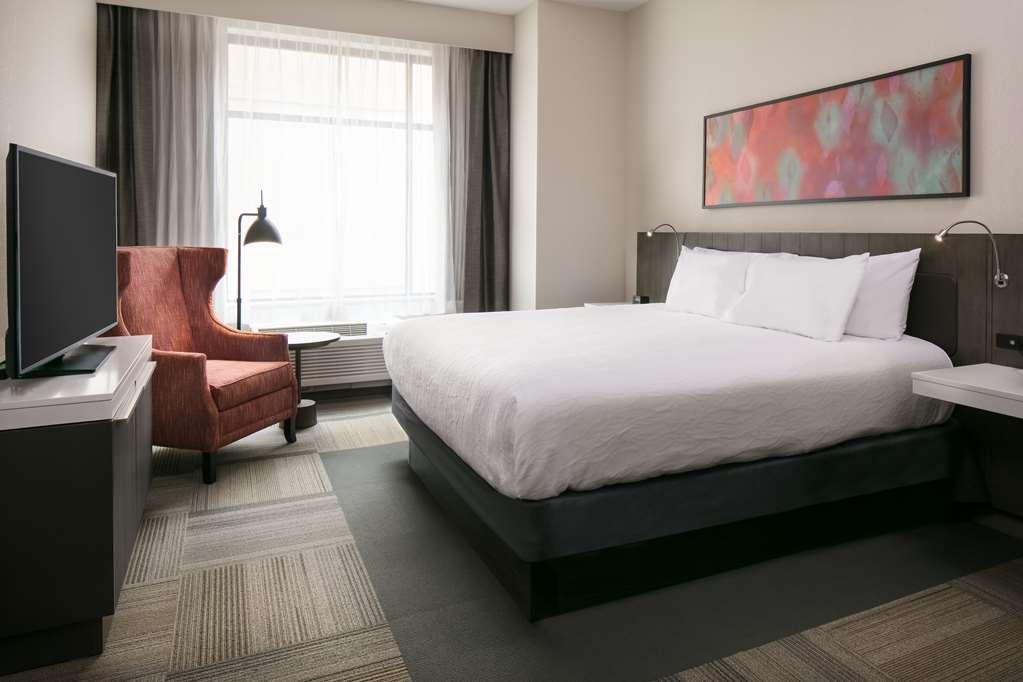 Фото Hilton Garden Inn Iowa City Downtown University