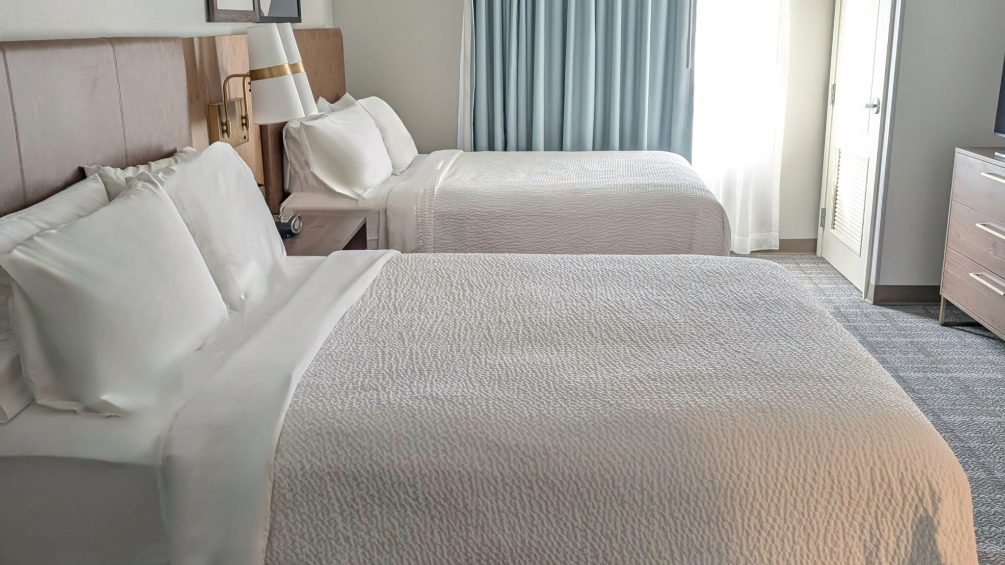 Фото Staybridge Suites Bismarck, an Ihg Hotel