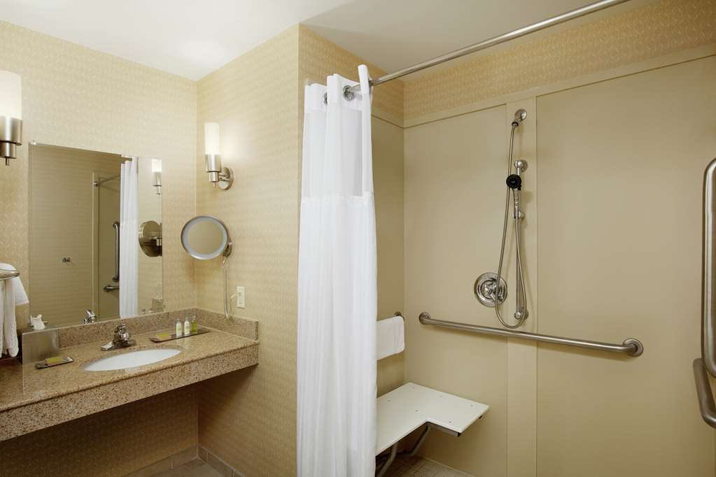 Фото DoubleTree by Hilton Richmond Airport