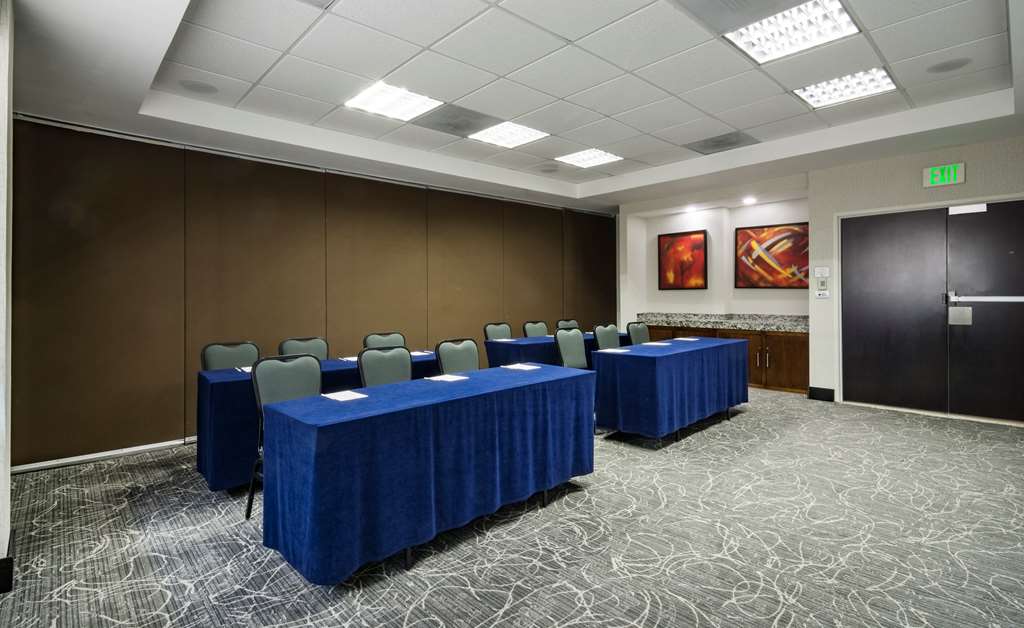 Фото DoubleTree by Hilton Queretaro