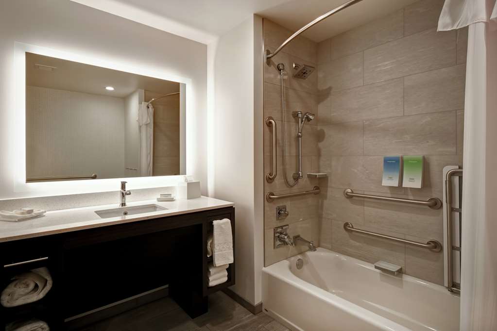 Фото Home2 Suites by Hilton Los Angeles Montebello